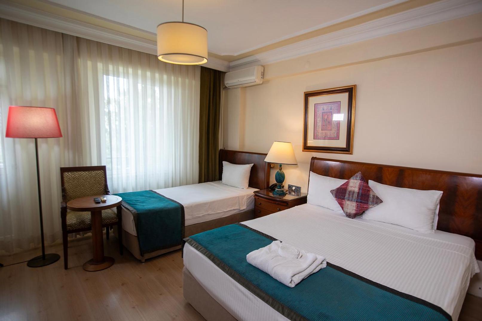 Hotel Simsek เอดีร์เน ภายนอก รูปภาพ