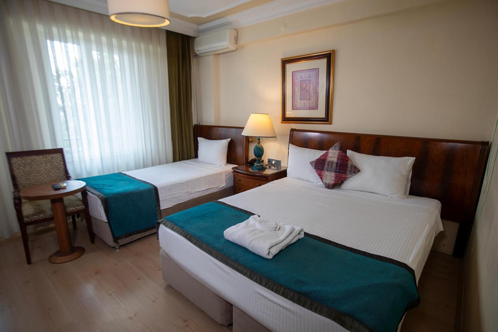 Hotel Simsek เอดีร์เน ภายนอก รูปภาพ